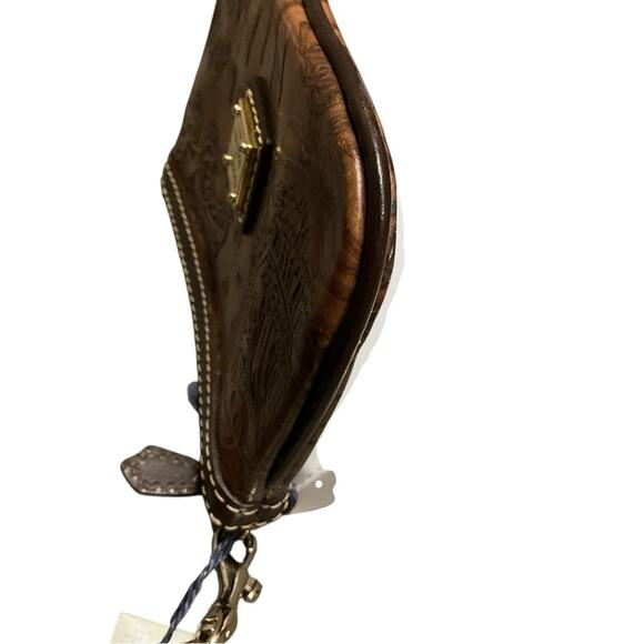 Dooney & Bourke Embossed Disney Aulani Wristlet NEW - Picture 4 of 15